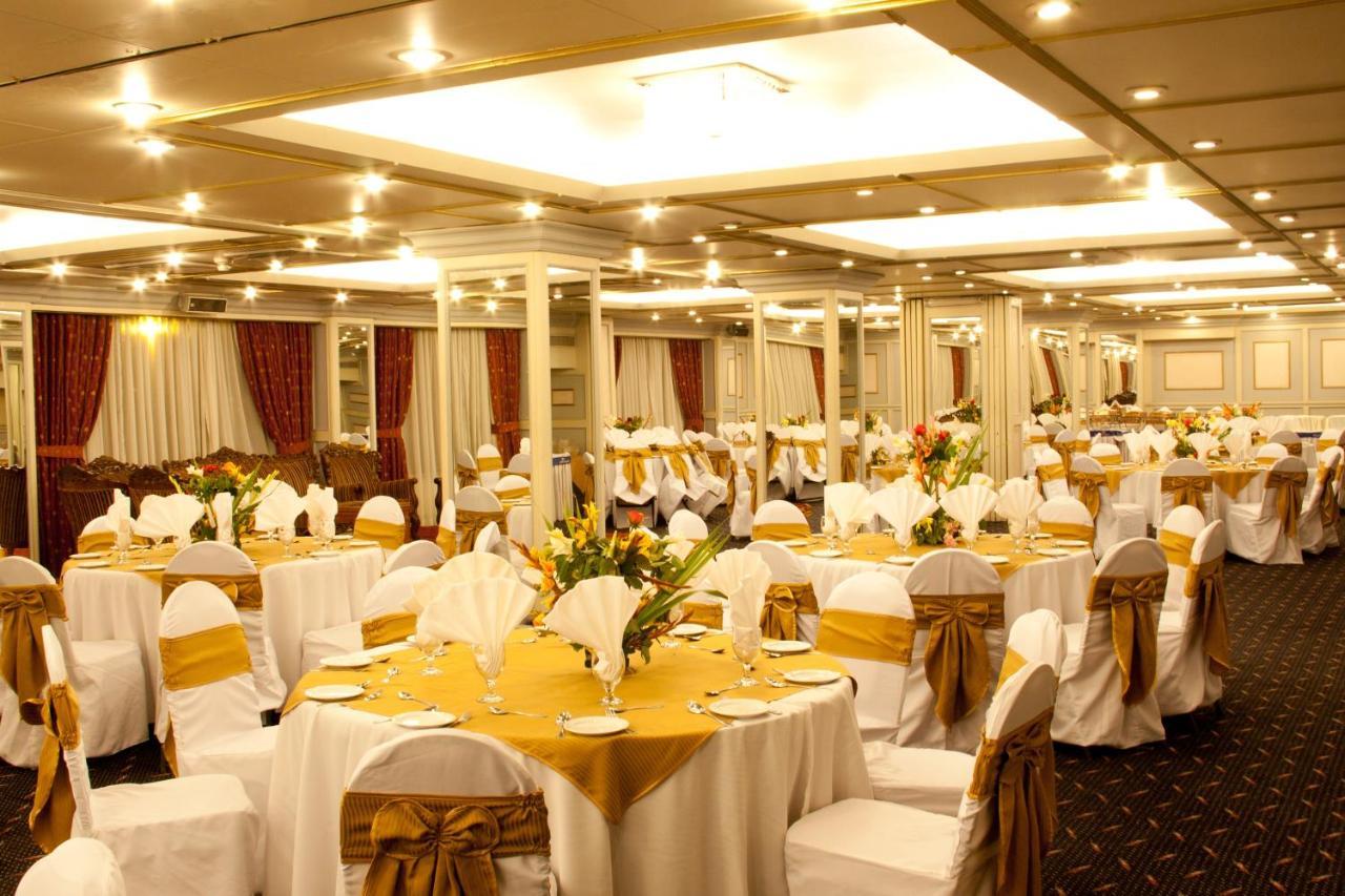 Regent Plaza Hotel & Convention Center Karacsi Kültér fotó