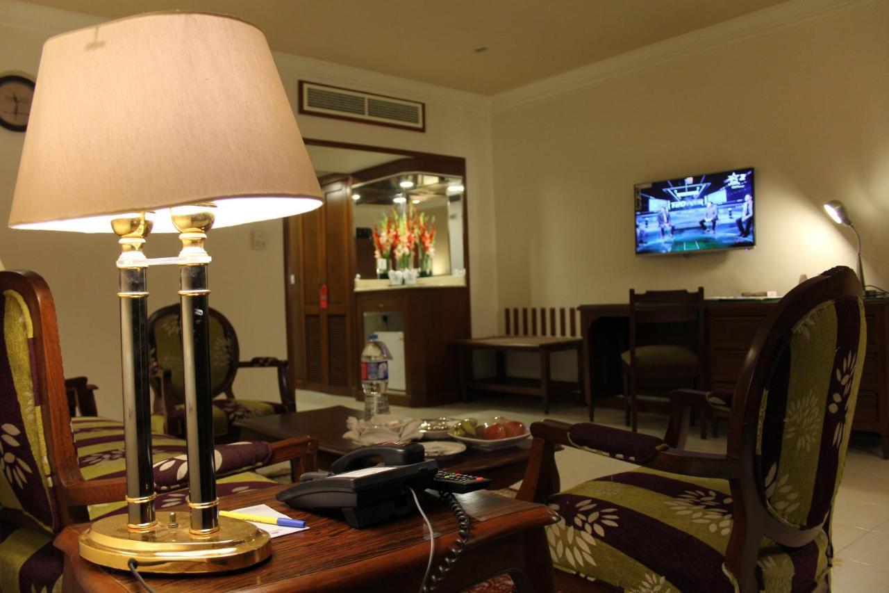 Regent Plaza Hotel & Convention Center Karacsi Kültér fotó