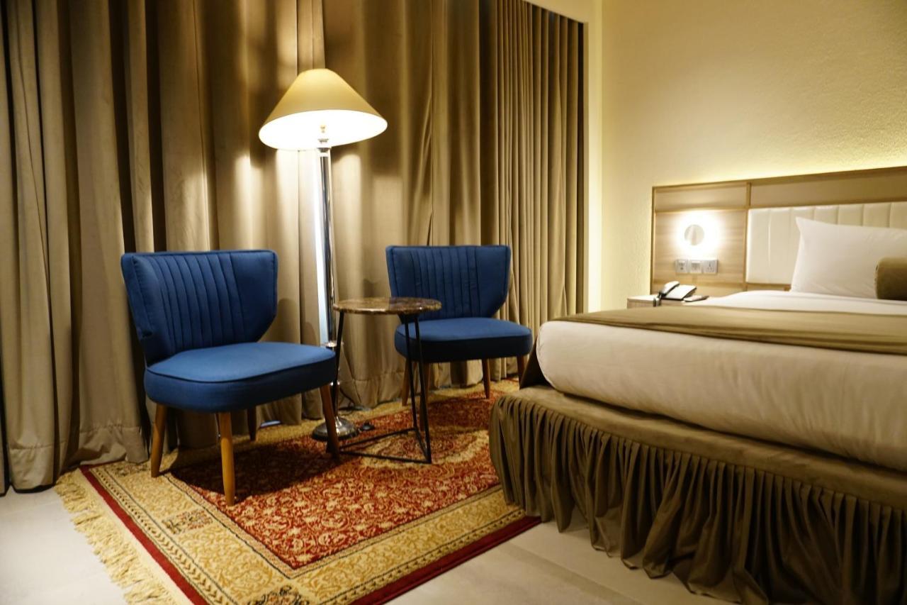 Regent Plaza Hotel & Convention Center Karacsi Kültér fotó