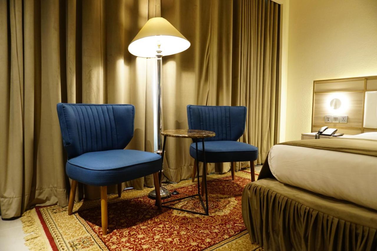 Regent Plaza Hotel & Convention Center Karacsi Kültér fotó