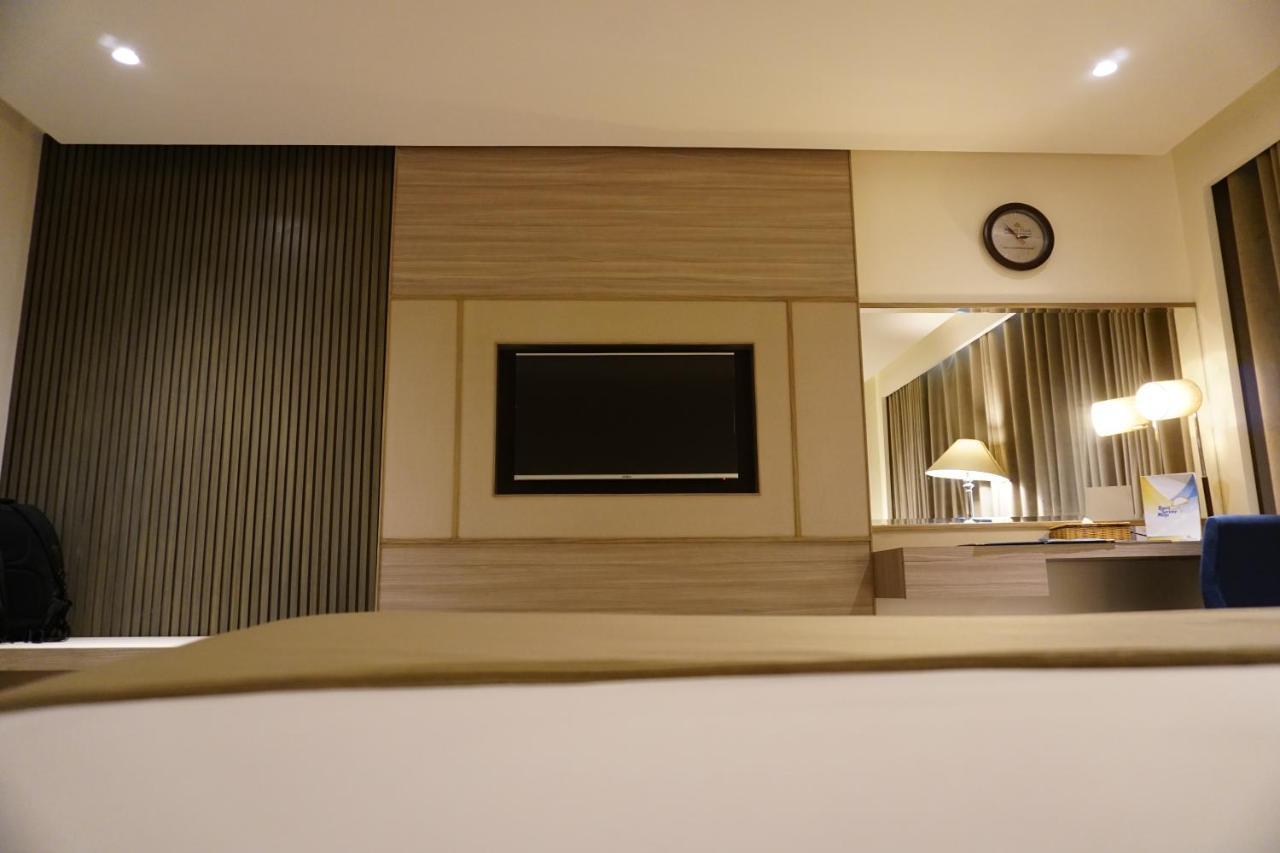 Regent Plaza Hotel & Convention Center Karacsi Kültér fotó