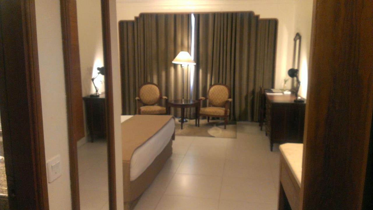 Regent Plaza Hotel & Convention Center Karacsi Kültér fotó